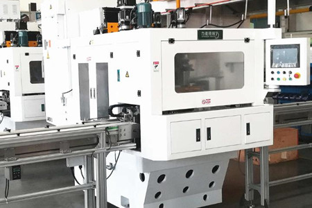 如何調(diào)整數(shù)控珩磨機(jī)的精度？海工給出答案！