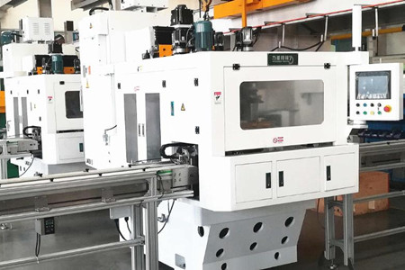 數(shù)控珩磨機(jī)使用過(guò)程中要注意安全